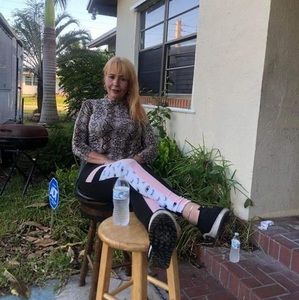 Meet your Posher, Aurora